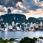 Vista panorámica del centro de convenciones en Río de Janeiro con ambiente tecnológico