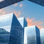 Vista aérea de un complejo moderno de oficinas tecnológicas con un cielo despejado