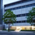 Edificios modernos de un parque tecnológico con ambiente corporativo