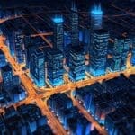 Mapa digital con datos de tráfico superpuestos sobre una ciudad iluminada en la noche, visto desde una perspectiva aérea