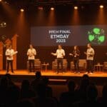 Ocho startups chilenas compitiendo en el Pitch Final de 100+ Labs durante EtMday 2025, destacando innovación sostenible y tecnologías emergentes.