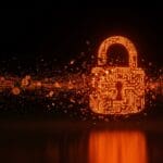 Ilustración digital de un candado en circuitos naranjas simbolizando los certificados SSL gratuitos de Let's Encrypt y su impacto en la seguridad web para startups en 2025.