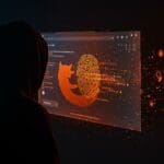 Protección de privacidad avanzada de Firefox con tecnología anti-fingerprinting para reducir seguimiento web y proteger datos personales.