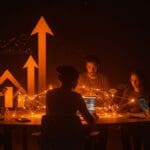 Comunicación mesh para startups tecnológicas demostrada con interfaz digital de red descentralizada y conexiones IoT en colores naranja y negro.