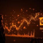 Peter Thiel vendiendo todas sus acciones de Nvidia simbolizando temor a una burbuja en el mercado tecnológico de inteligencia artificial.