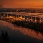 Centro de datos AWS en Oregon relacionado con contaminación por nitratos y riesgos de salud en agua, impacto en sostenibilidad tech.