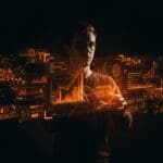 Modelo IA open-source de DeepSeek en entorno tecnológico, resaltando automatización y competitividad para startups.