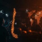 Innovador chileno frente a un mapa digital iluminado que simboliza la importancia de políticas sostenidas en innovación para el ecosistema startup tecnológico en Chile.
